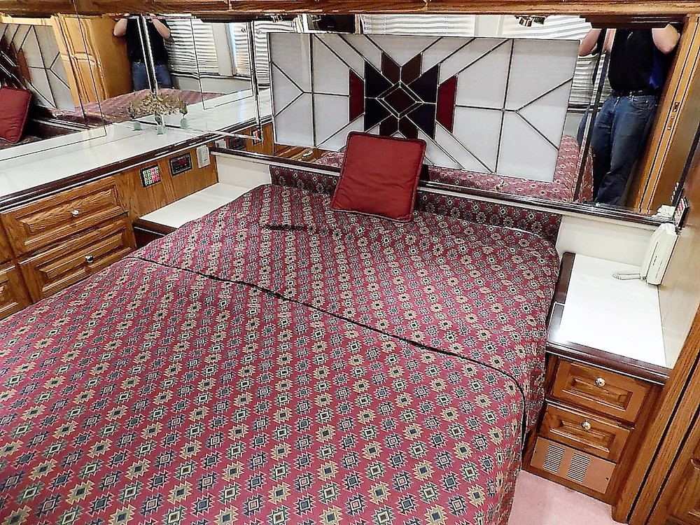 2001 Prevost Featherlite XLII For Sale