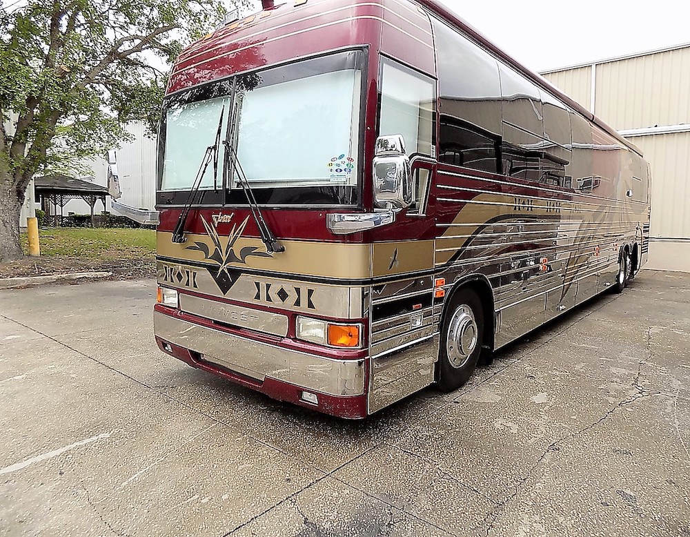 2001 Prevost Featherlite XLII For Sale