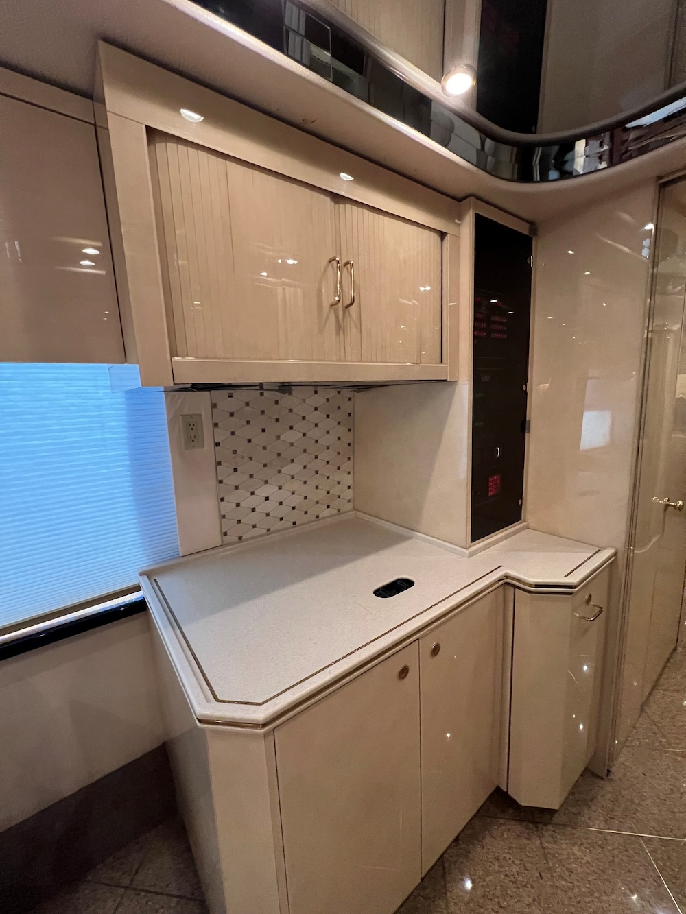 2001 Prevost H3-45 For Sale