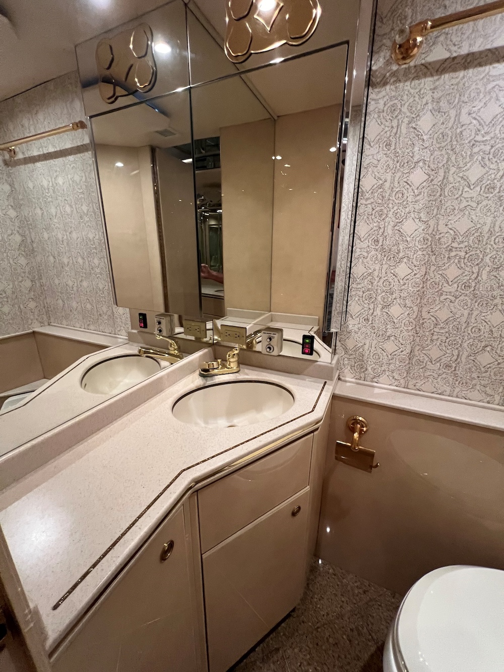 2001 Prevost H3-45 For Sale