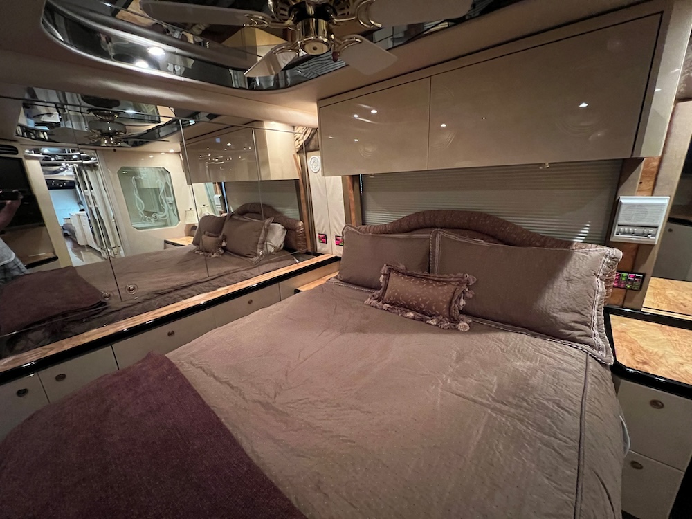 2001 Prevost H3-45 For Sale