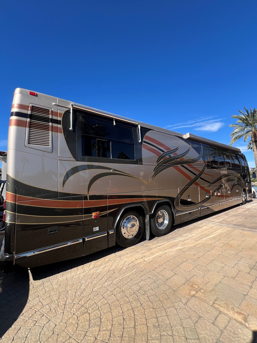 2001 Prevost H3-45 For Sale