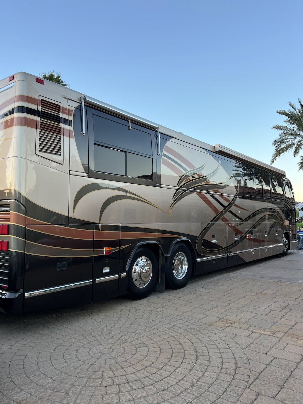 2001 Prevost H3-45 For Sale