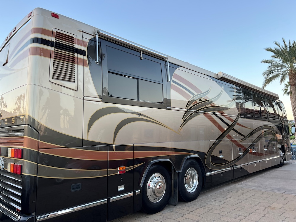 2001 Prevost H3-45 For Sale
