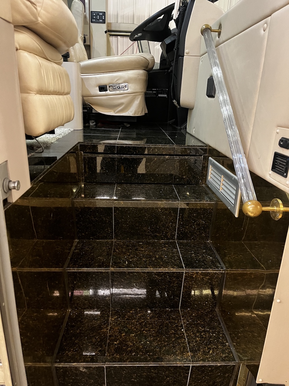 2001 Prevost Hoffman XLII For Sale