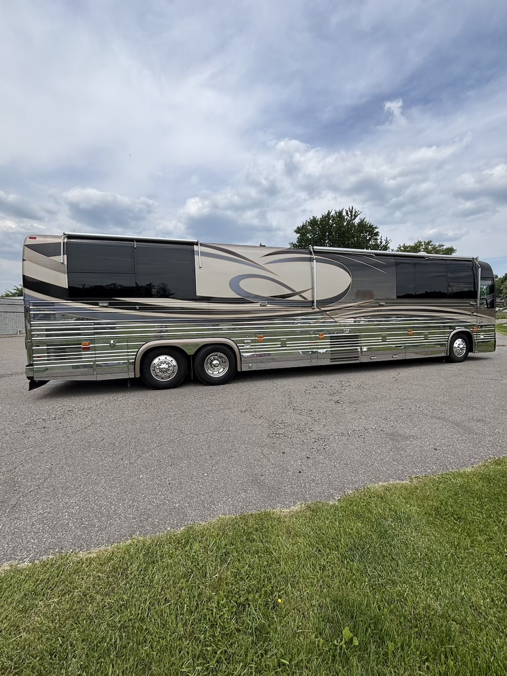2001 Prevost Liberty XLII For Sale