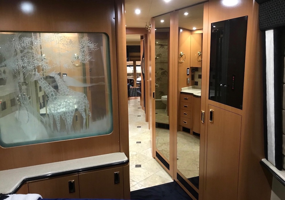 2001 Prevost MarathonH3-45 For Sale