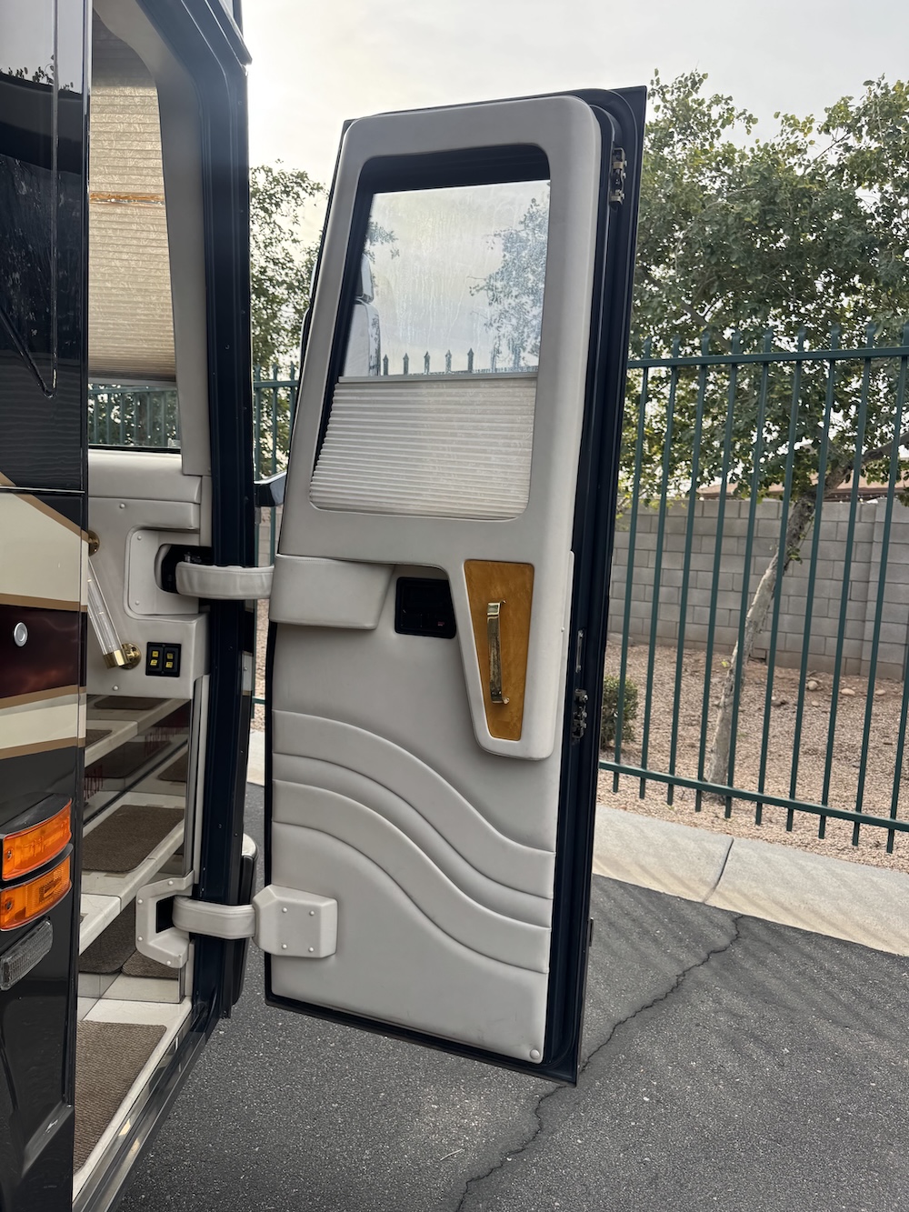 2001 Prevost Marathon H3-45 For Sale