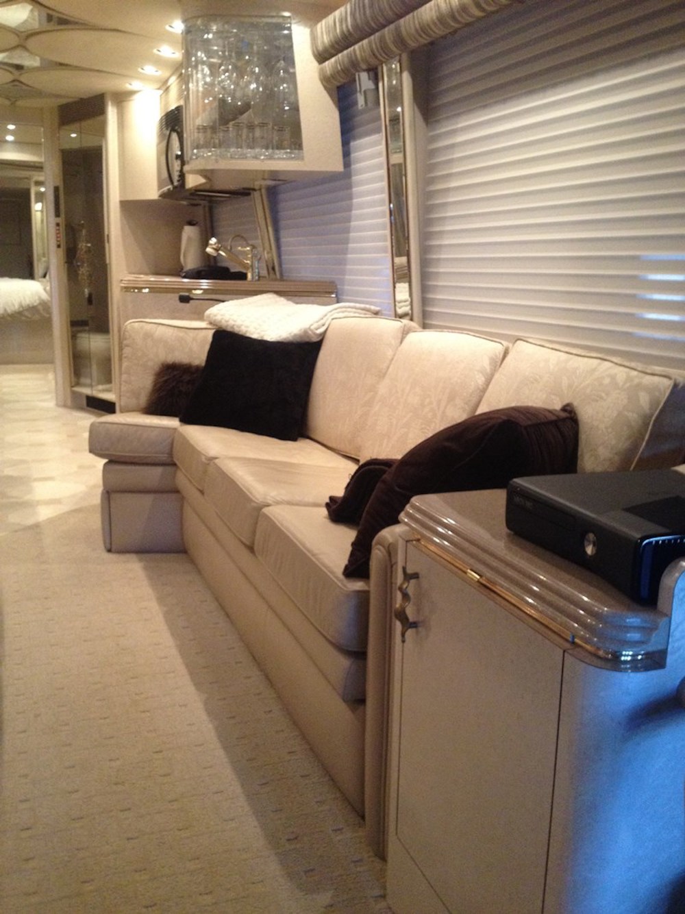 2001 Prevost Marathon H3-45 For Sale