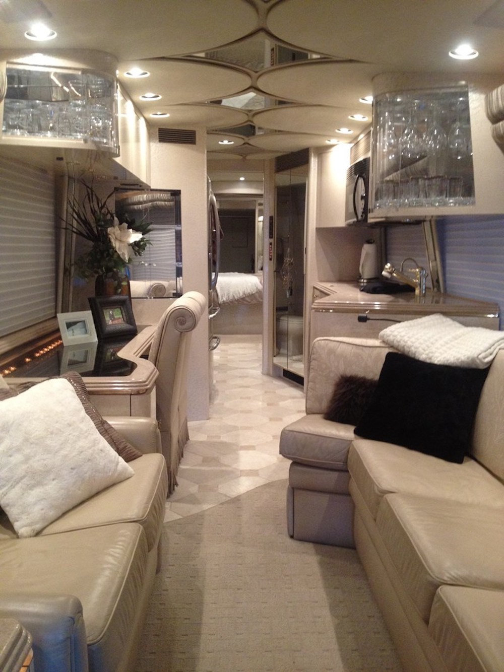 2001 Prevost Marathon H3-45 For Sale