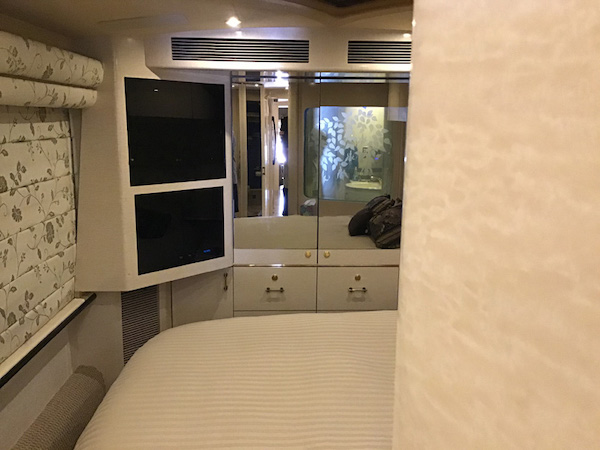 2001 Prevost Marathon H3-45 For Sale