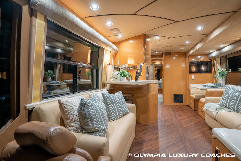 2001 Prevost Marathon H3-45 For Sale