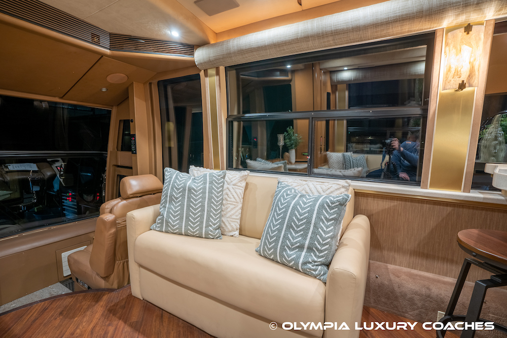 2001 Prevost Marathon H3-45 For Sale