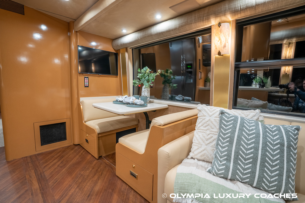 2001 Prevost Marathon H3-45 For Sale