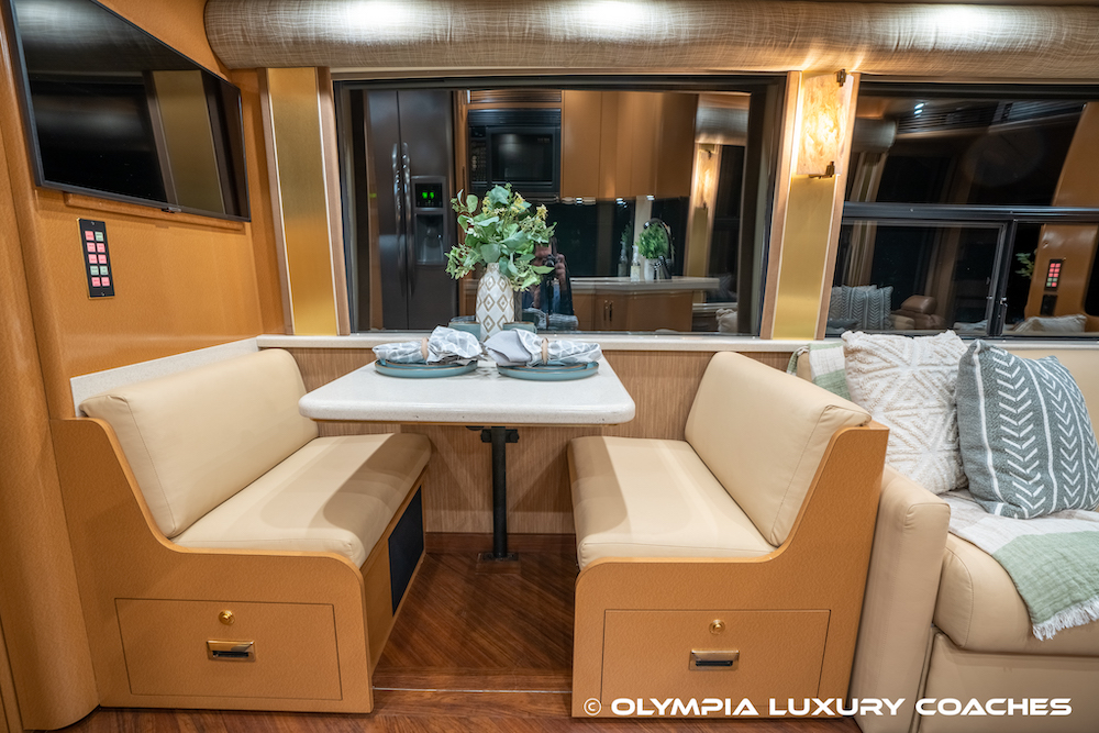 2001 Prevost Marathon H3-45 For Sale