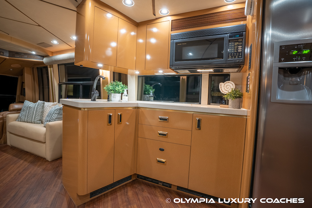 2001 Prevost Marathon H3-45 For Sale