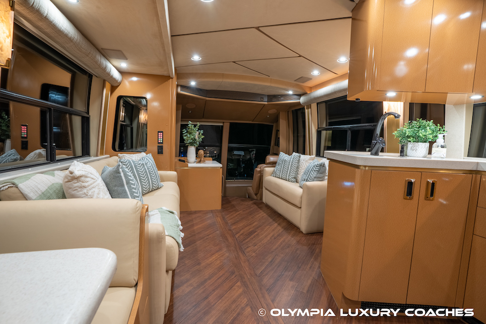 2001 Prevost Marathon H3-45 For Sale