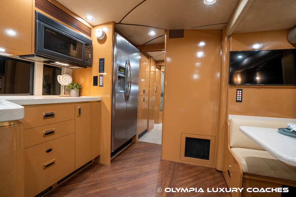 2001 Prevost Marathon H3-45 For Sale