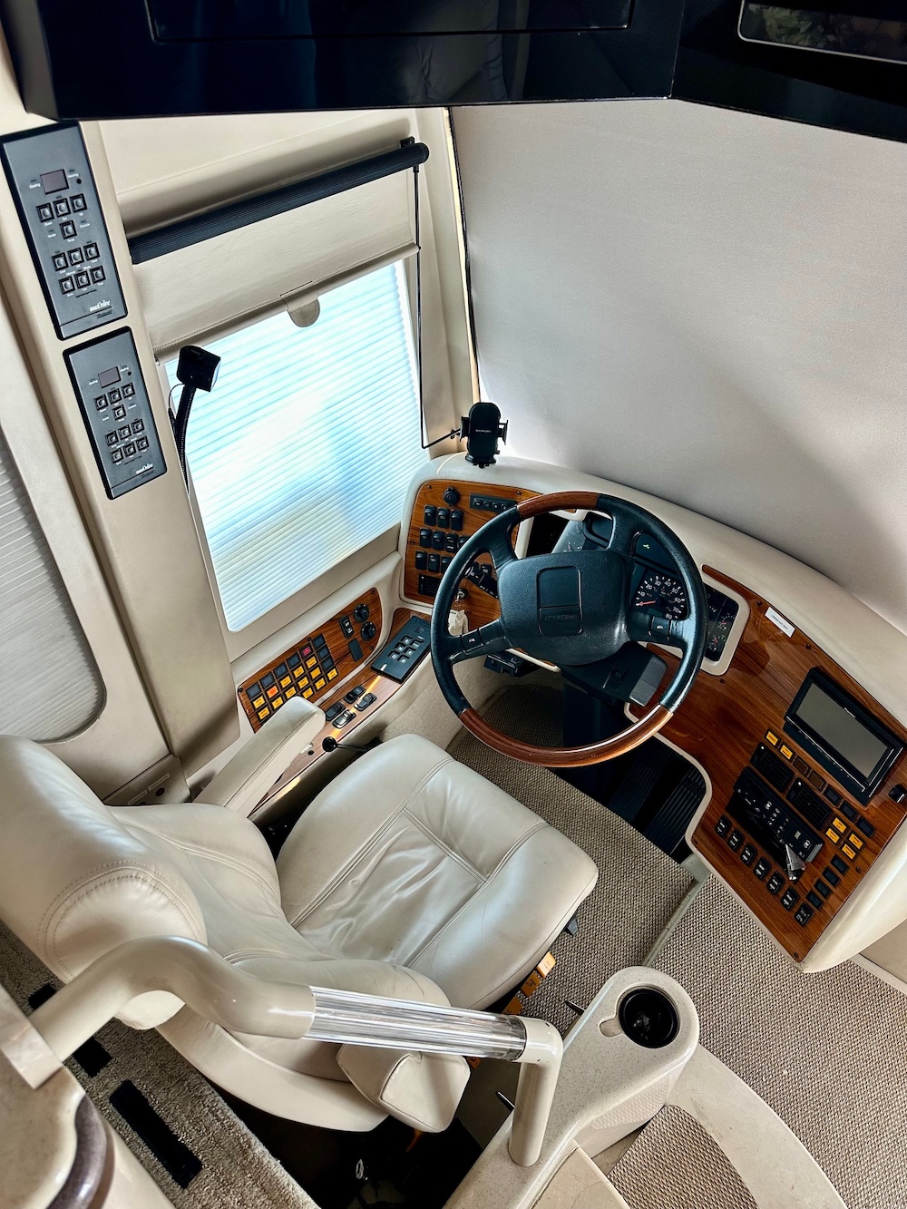 2001 Prevost Marathon H3-45 For Sale
