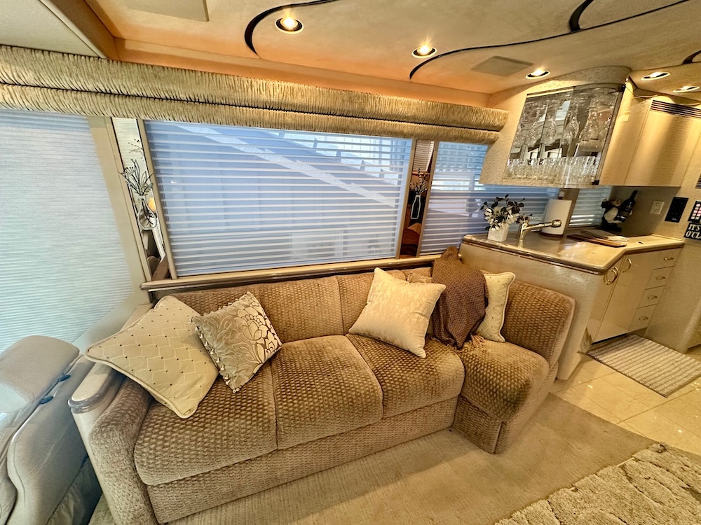 2001 Prevost Marathon H3-45 For Sale