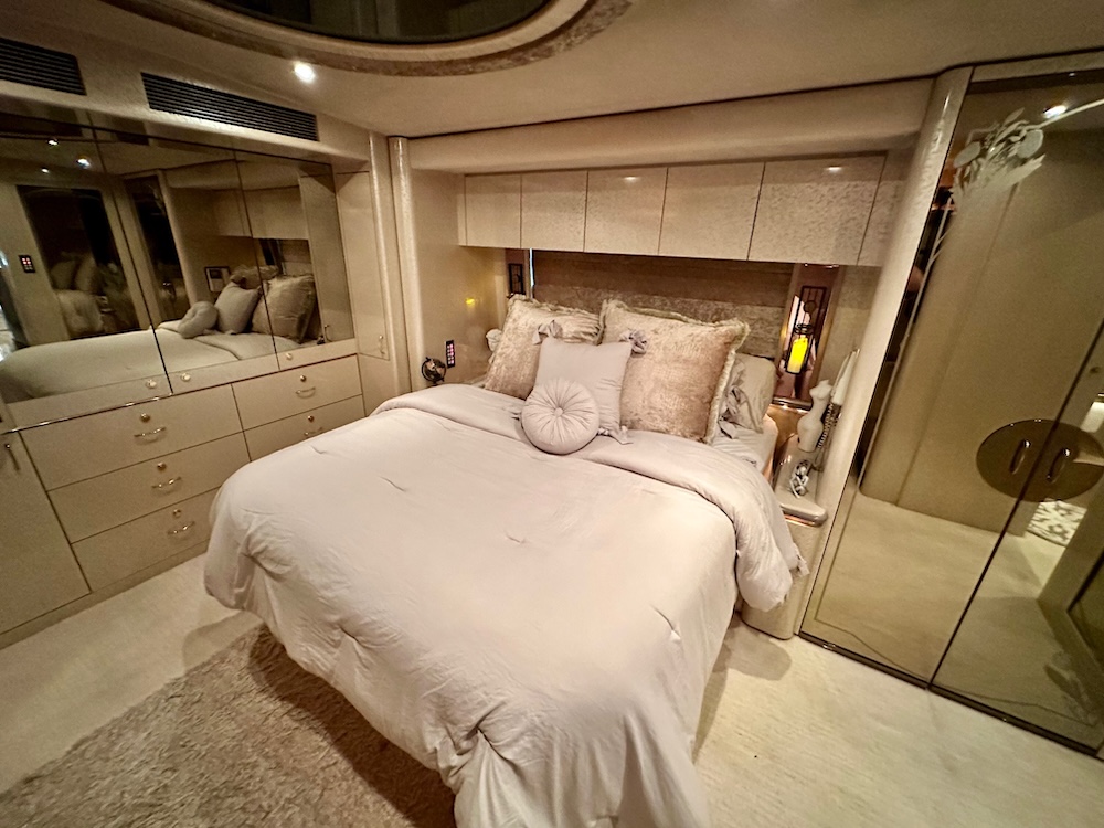 2001 Prevost Marathon H3-45 For Sale