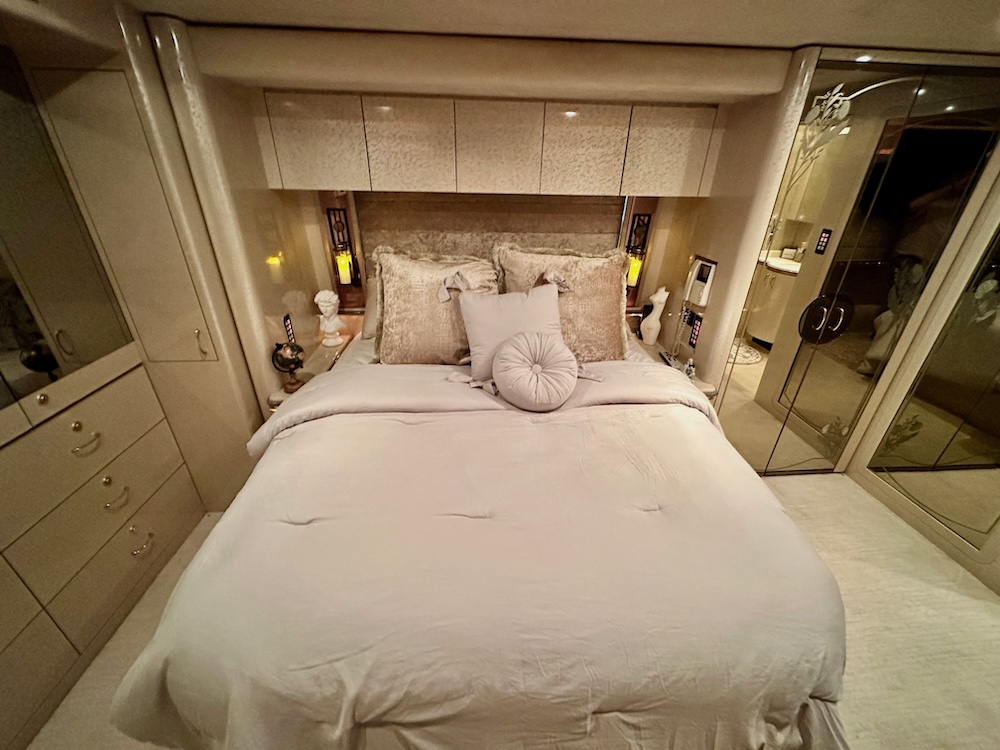 2001 Prevost Marathon H3-45 For Sale