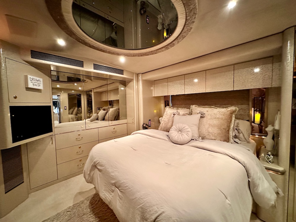 2001 Prevost Marathon H3-45 For Sale