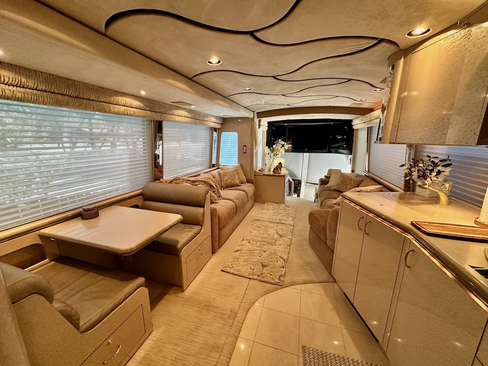 2001 Prevost Marathon H3-45 For Sale