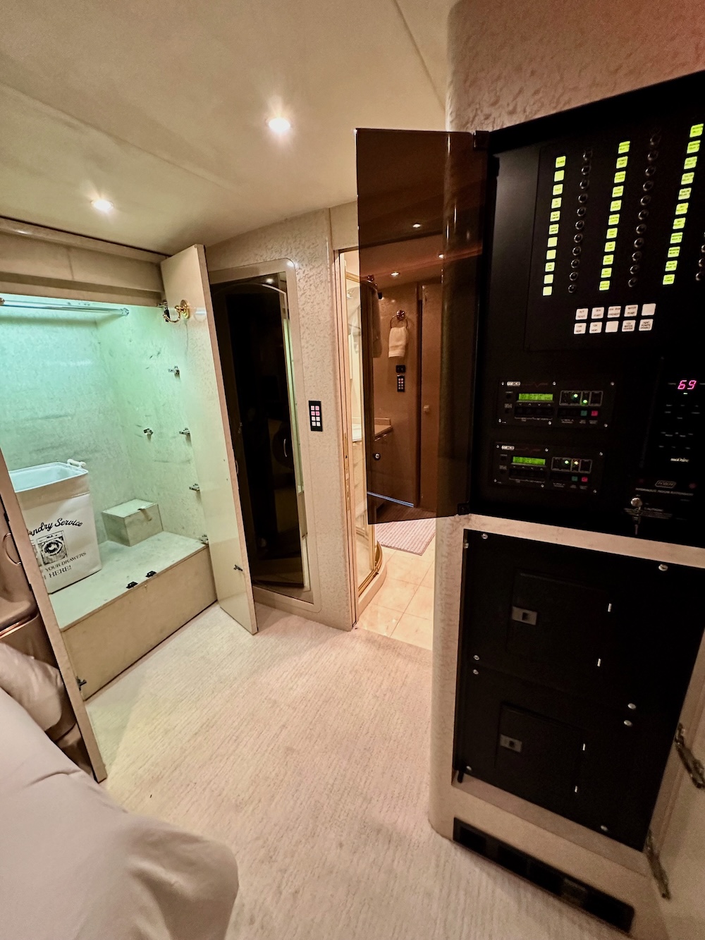 2001 Prevost Marathon H3-45 For Sale