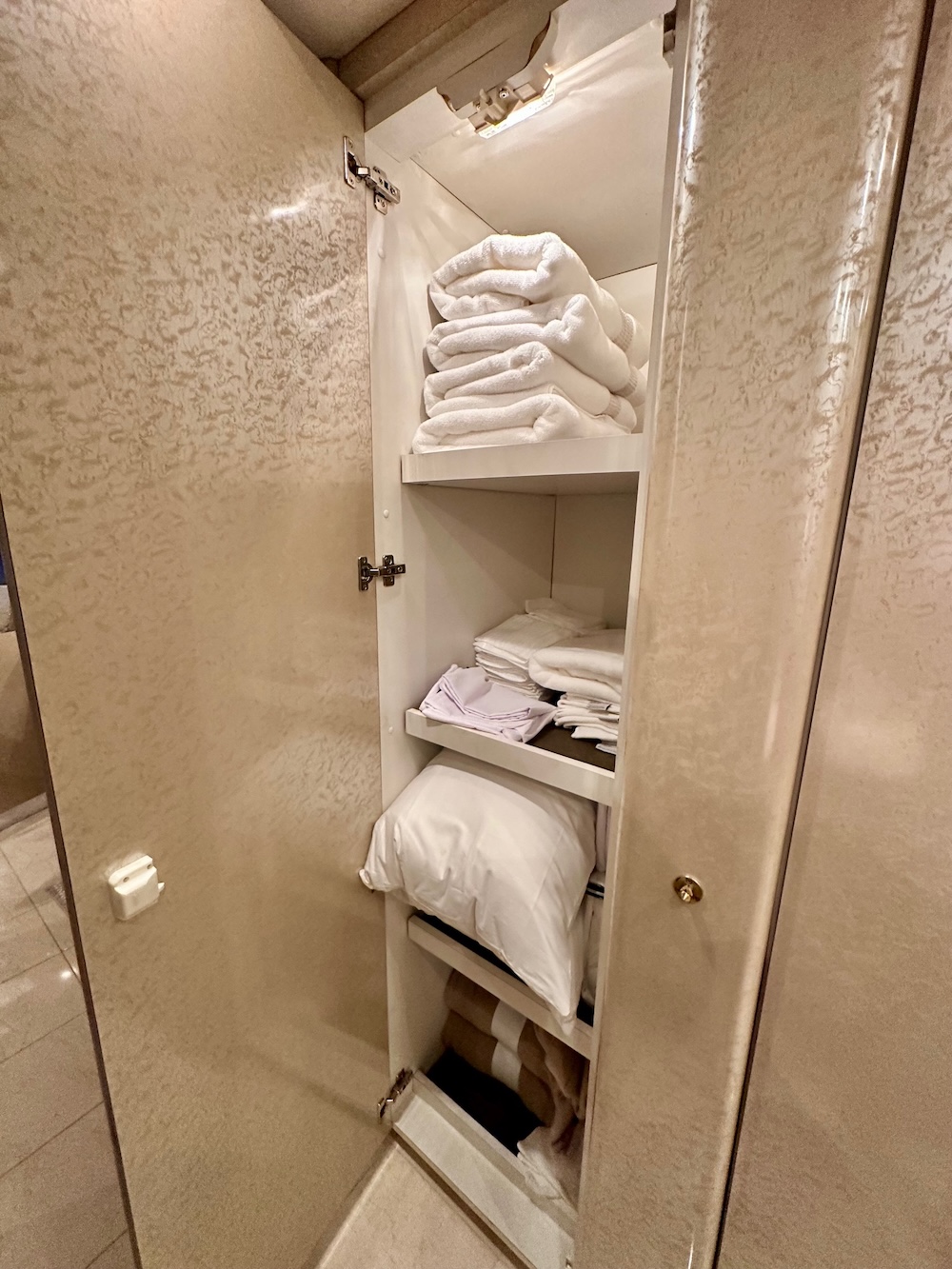 2001 Prevost Marathon H3-45 For Sale