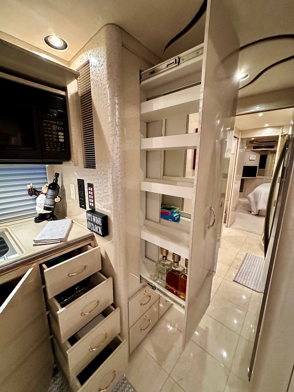 2001 Prevost Marathon H3-45 For Sale