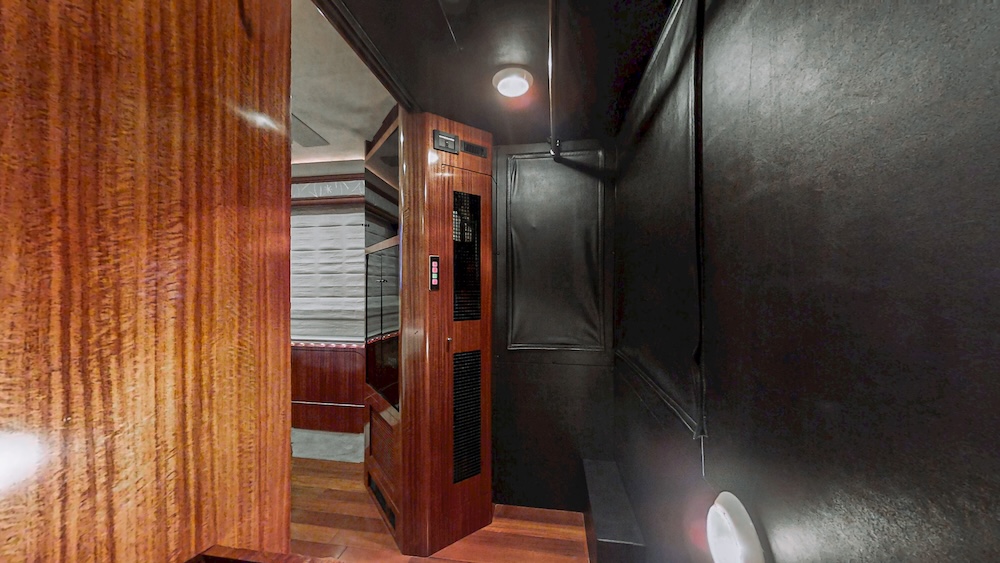 2001 Prevost Marathon H3-45 For Sale