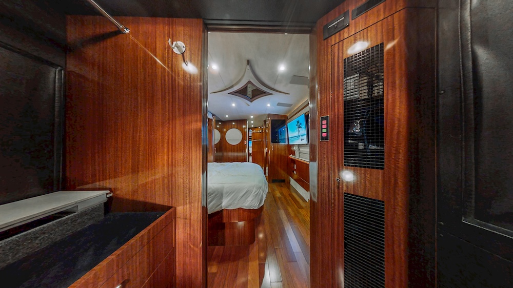 2001 Prevost Marathon H3-45 For Sale