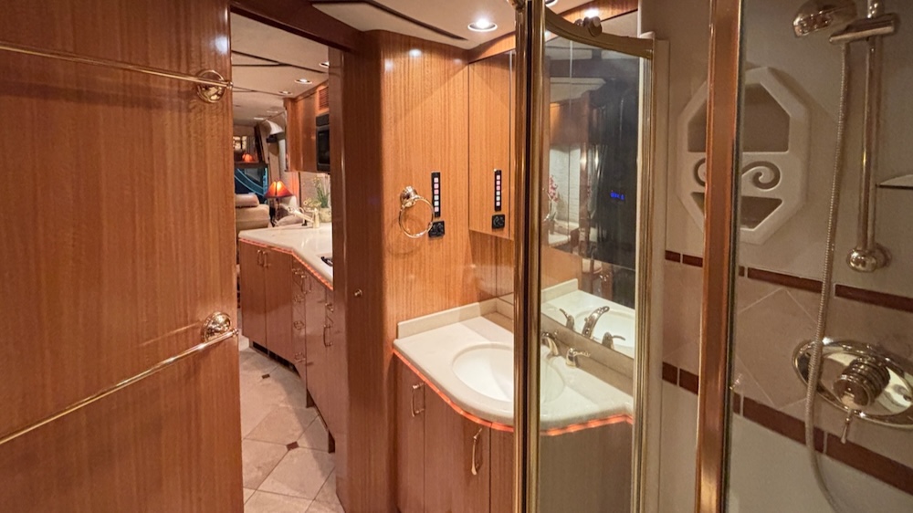 2001 Prevost Marathon XLII For Sale