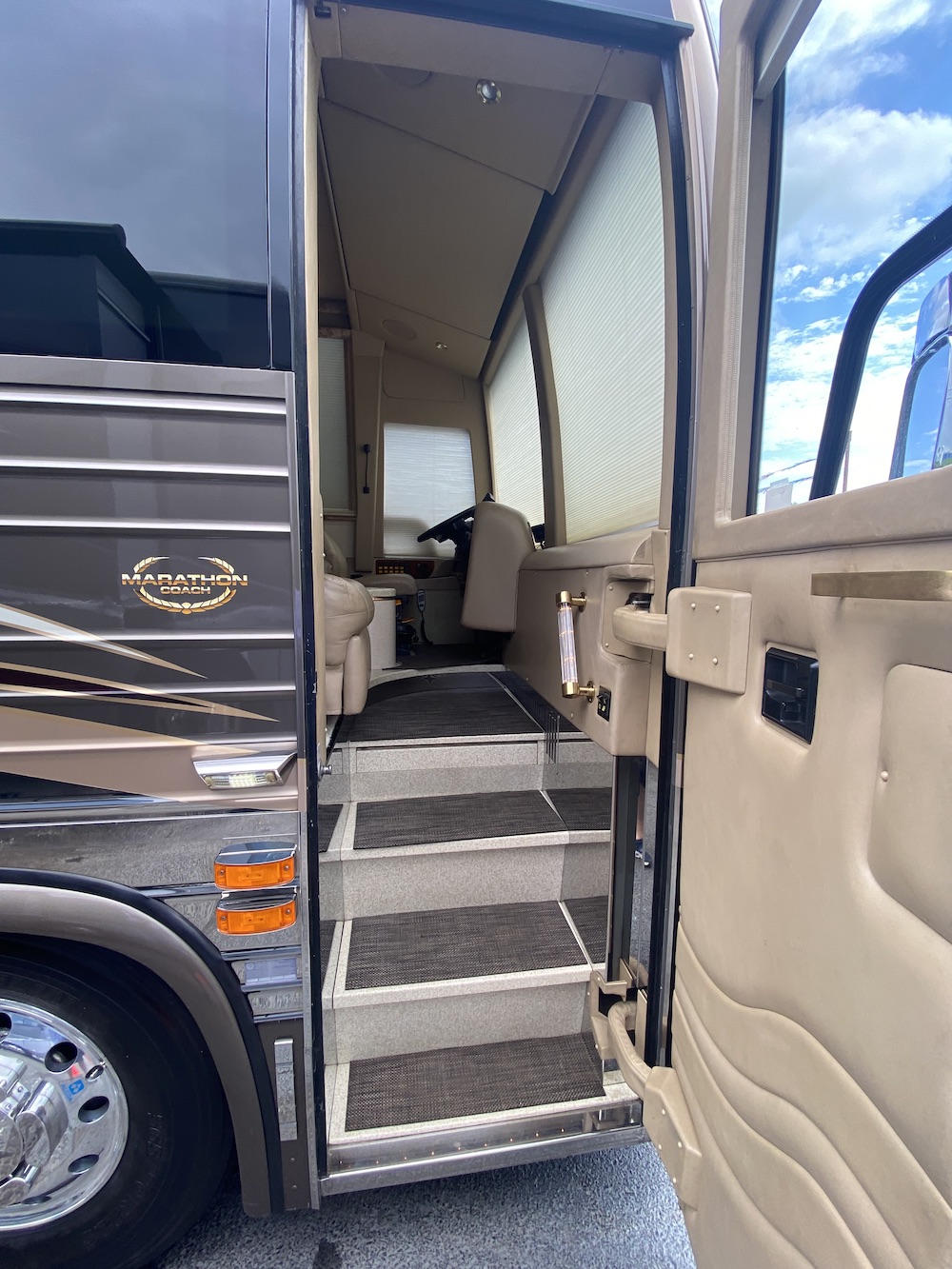2001 Prevost Marathon XLII For Sale