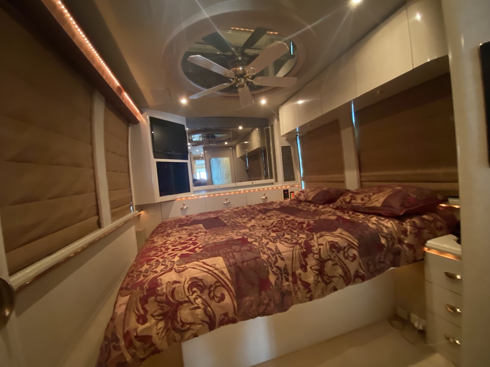 2001 Prevost Marathon XLII For Sale