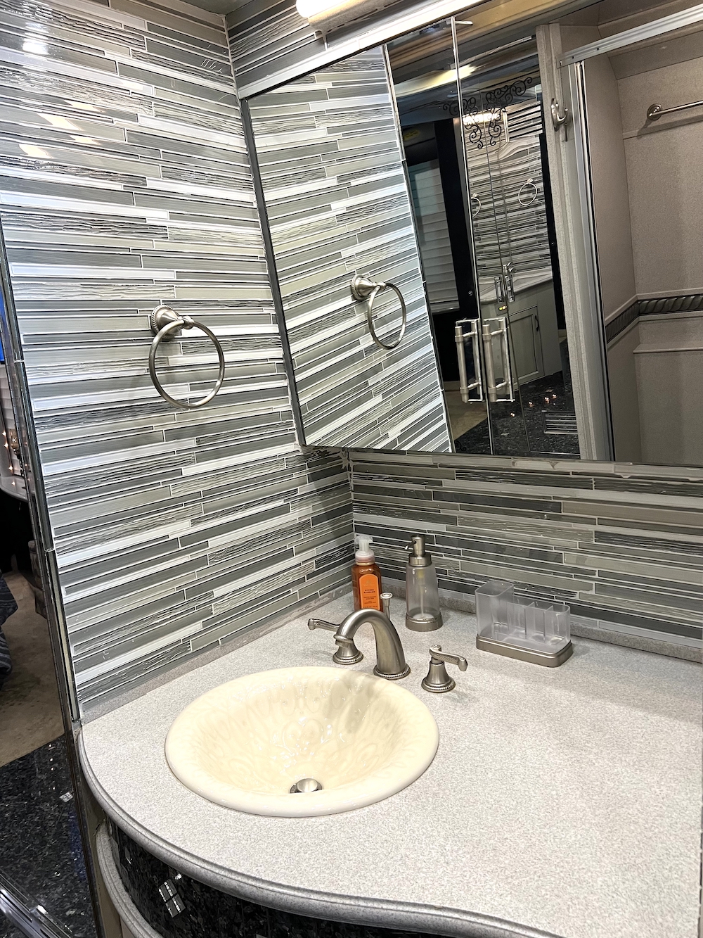 2002 Prevost Country Coach XLII For Sale