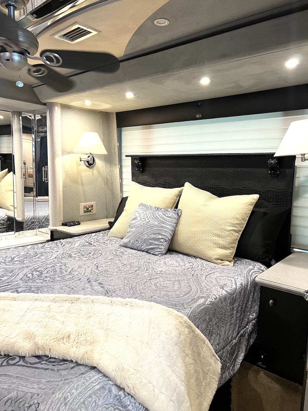 2002 Prevost Country Coach XLII For Sale