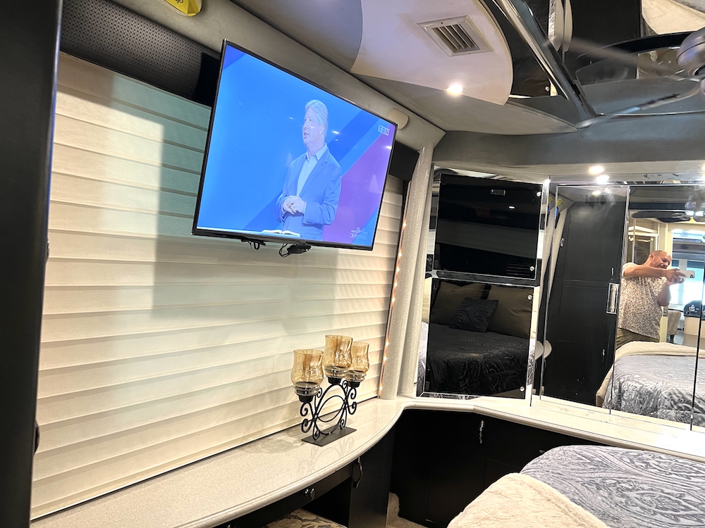 2002 Prevost Country Coach XLII For Sale
