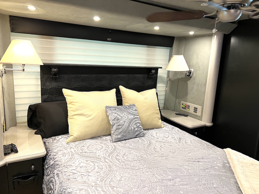 2002 Prevost Country Coach XLII For Sale