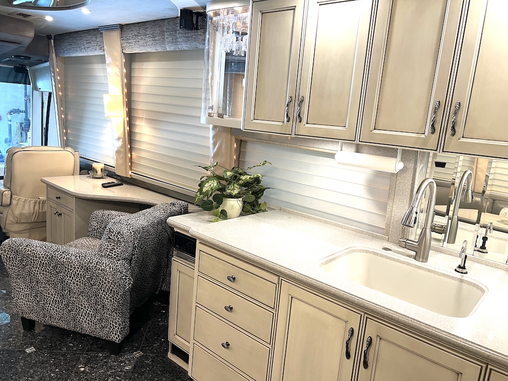 2002 Prevost Country Coach XLII For Sale