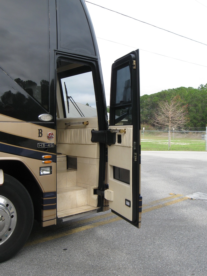 2002 Prevost Custom Coach H3-45 For Sale