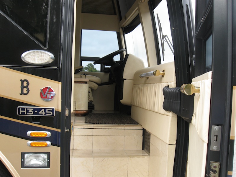 2002 Prevost Custom Coach H3-45 For Sale