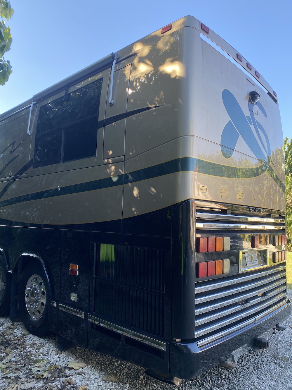 2002 Prevost Featherlite H3-45 For Sale