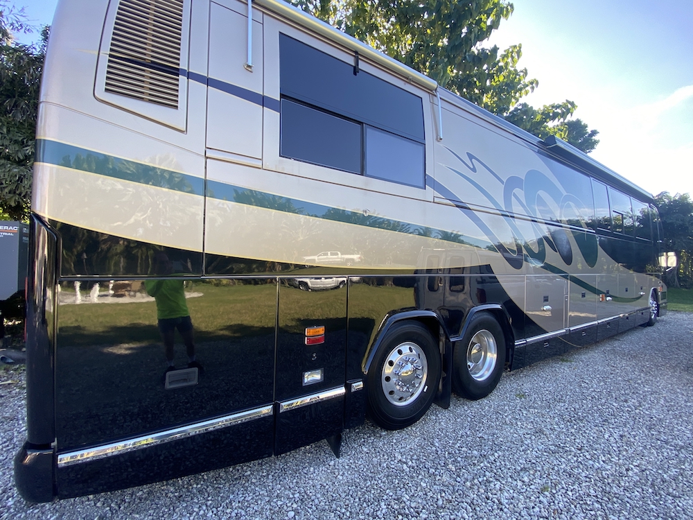 2002 Prevost Featherlite H3-45 For Sale