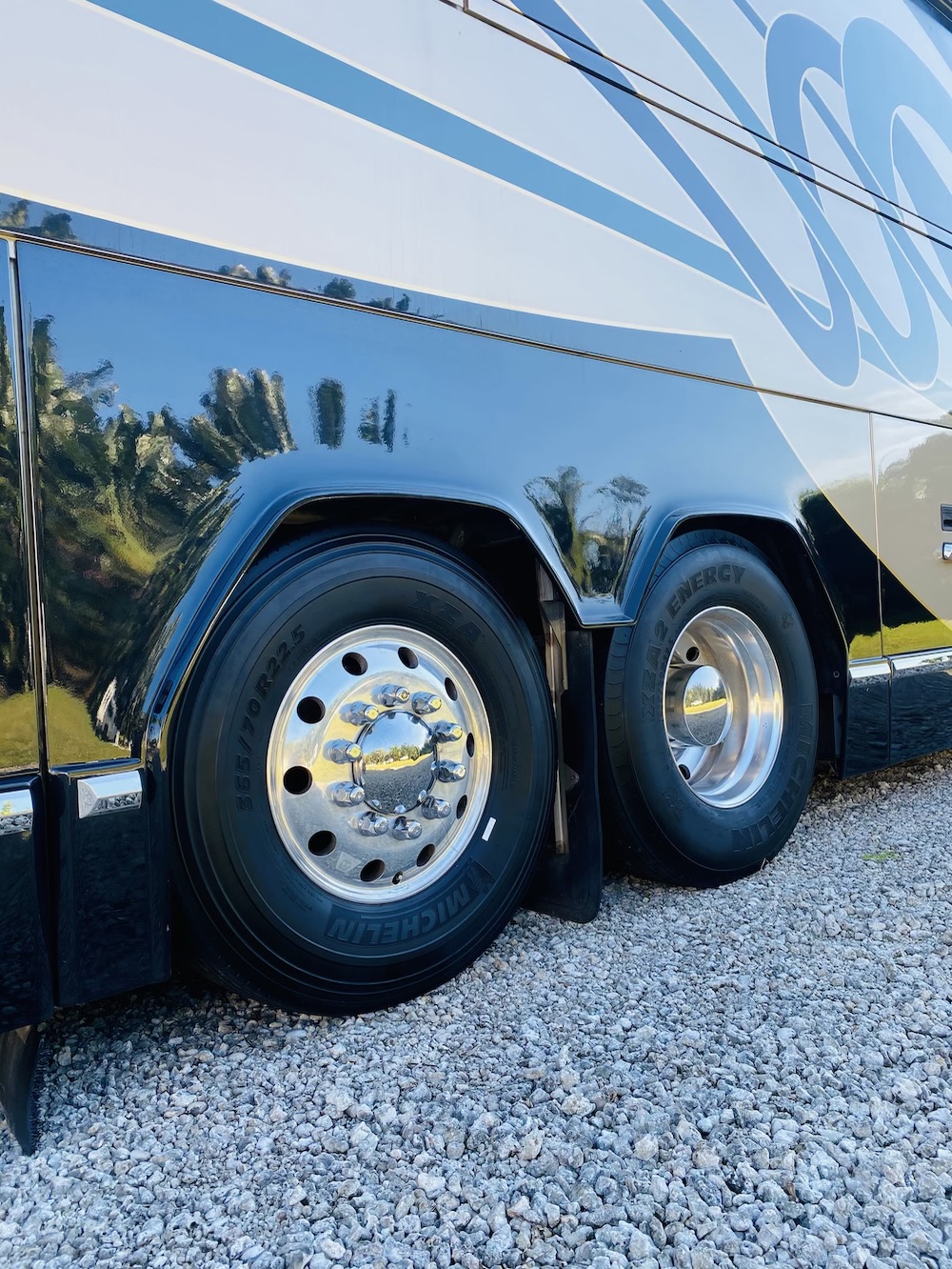 2002 Prevost Featherlite H3-45 For Sale