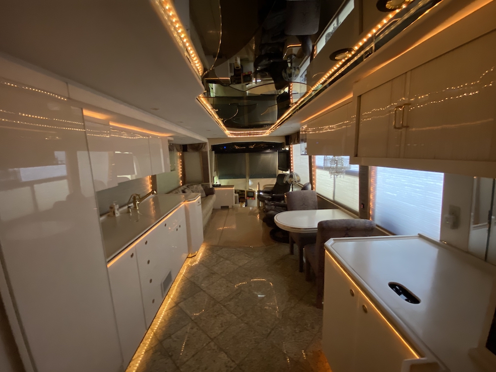 2002 Prevost Featherlite H3-45 For Sale