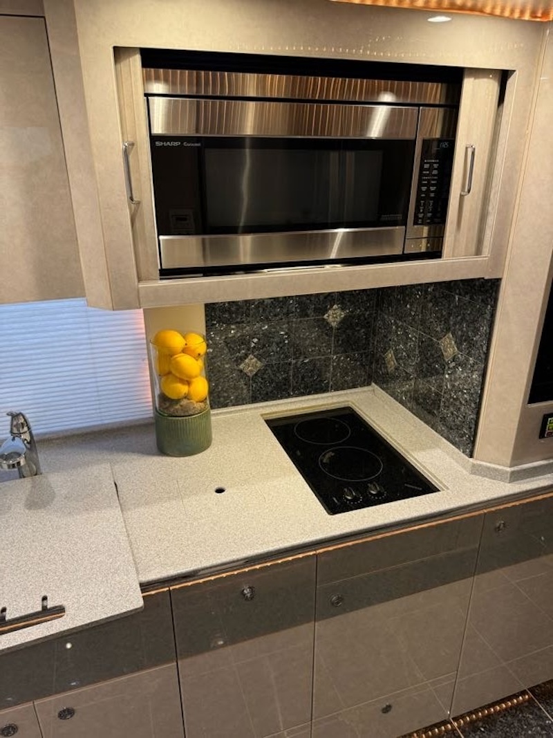 2002 Prevost Featherlite  H3-45 For Sale