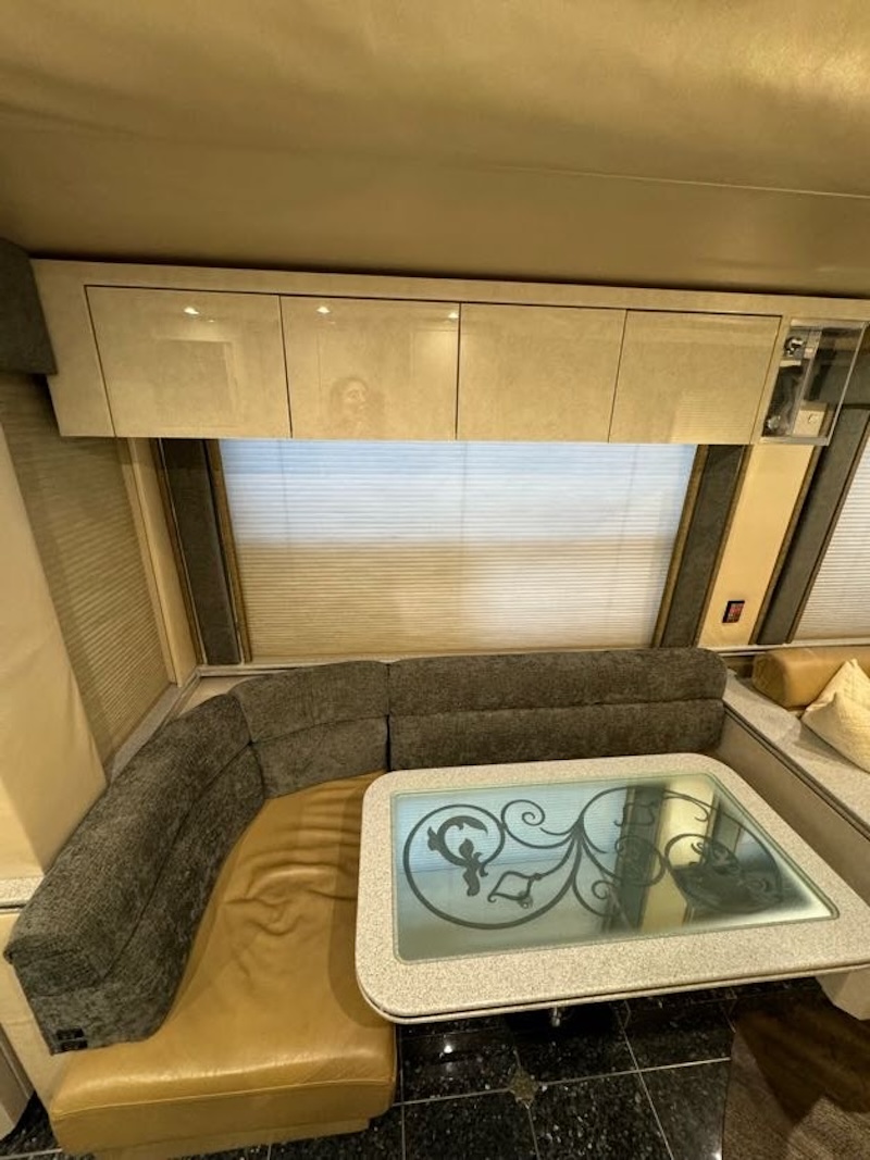 2002 Prevost Featherlite  H3-45 For Sale