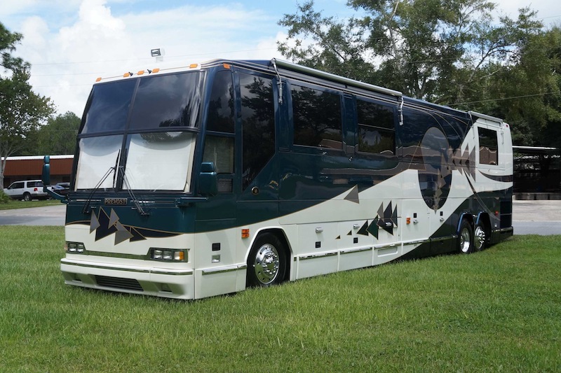 2002 Prevost Featherlite H3-45 For Sale